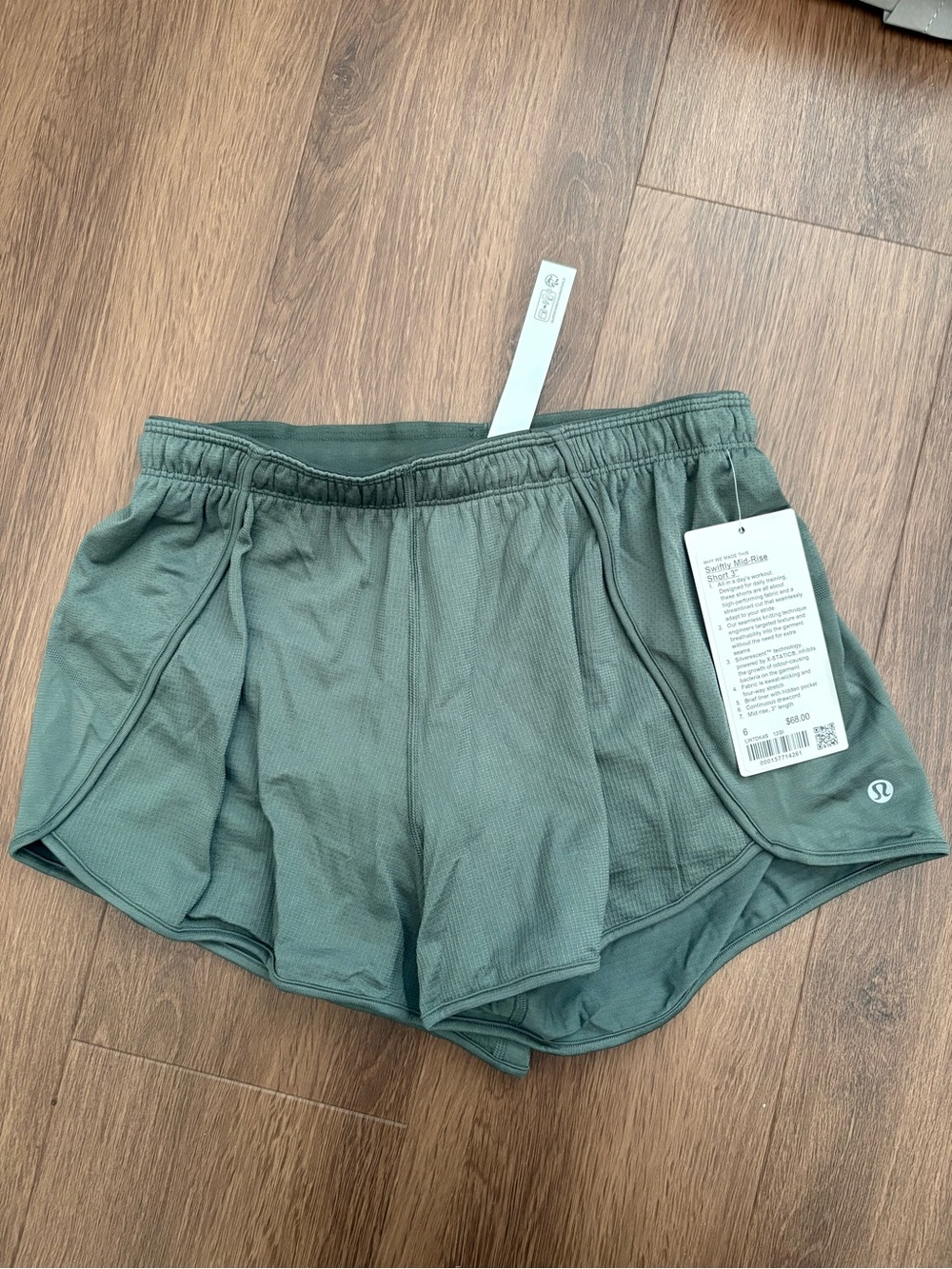 Lululemon Swiftly Mid-Rise shorts 3”